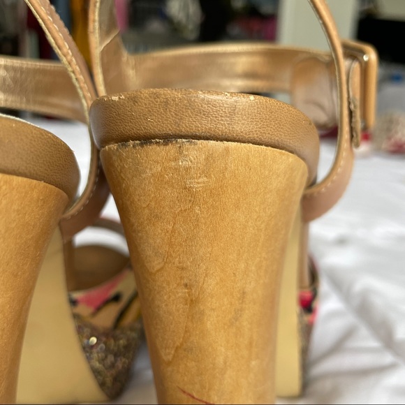 Steve Madden Jillyy Floral Wooden Platform Samdal - Picture 8 of 16